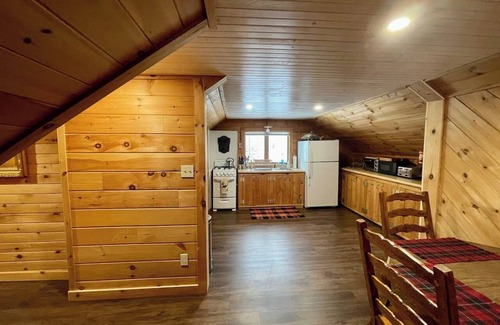 Greenville Apartment | Downtown Greenville Retreat - Guest Rated 10/10 with Kitchen