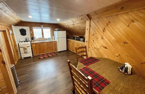 Greenville Apartment | Downtown Greenville Retreat - Guest Rated 10/10 with Kitchen