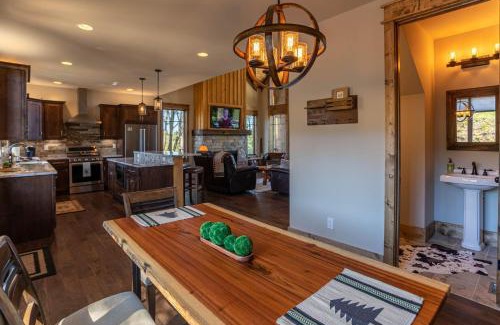 Elk Park House | Experience Evergreen at Eagles Nest - Pet & Child Friendly Stay