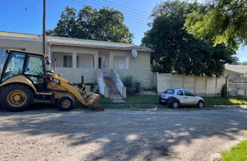 Alexandria Bed & Breakfast | Evergreen Avocado Orchard