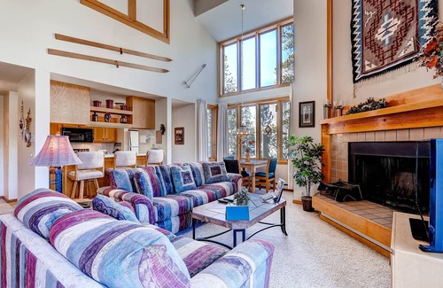 Keystone Hotel | Inviting Evergreen Condominiums with Pool & Spa Amenities