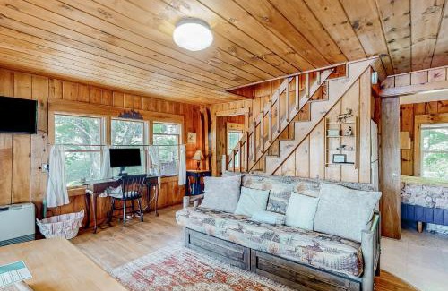 Litchfield House | Inviting Ocean View at Evergreen Cottage with Private Beach