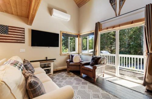 Lilliwaup House | Relax at Evergreen Grove: Pet-Friendly Retreat with Hot Tub