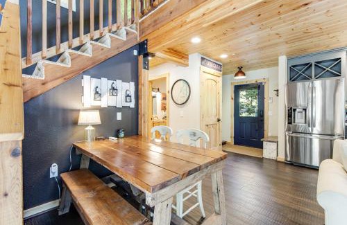 Lilliwaup House | Relax at Evergreen Grove: Pet-Friendly Retreat with Hot Tub