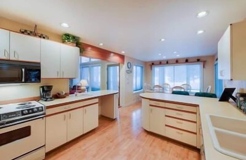 McCall House | Evergreen House: Pet Friendly with Ocean and Golf Views