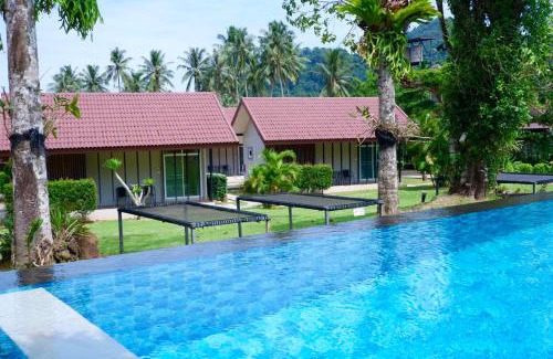 Ko Chang Resort | Oceanfront Comfort at Evergreen Koh Chang Resort - 9.3/10