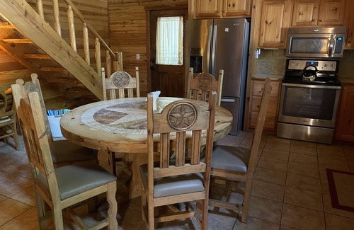 Broken Bow Cabin | Guest Rated 10/10: Evergreen Place Cabin with Pool & Pets