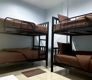Khlong Sok Bed & Breakfast | Budget-Friendly Evergreen Guest House with Family Amenities