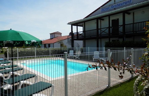 Ibos Hotel | Pet-Friendly Everhotel de Tarbes-Ibos with Pool Access
