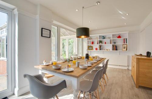 Mundesley House | Family-Friendly Stay at Everton House Awaits You