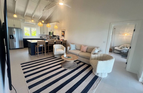 North Palmetto Point Cottage | Every Room With a View