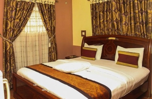 Port Harcourt Hotel | Cozy Everyday Check Inn: Family-Friendly with Breakfast & More