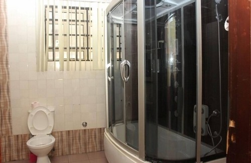 Port Harcourt Hotel | Cozy Everyday Check Inn: Family-Friendly with Breakfast & More