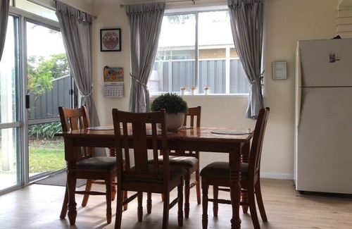 Point Vernon Apartment | Ideal Family Getaway with Pool and Breakfast Included
