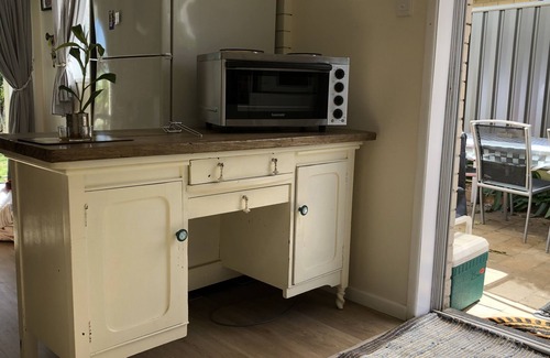 Point Vernon Apartment | Ideal Family Getaway with Pool and Breakfast Included