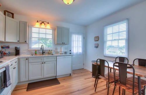 Johnson City House | Experience Unmatched Comfort at This JC Hotspot