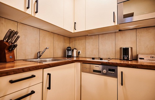 Kaprun Apartment | Top-Rated EVI APARTMENTS: Balcony, Sauna & Pet Friendly