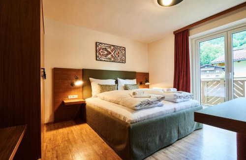 Kaprun Apartment | Pet-Friendly EVI Apartments with Spa and Breakfast Options