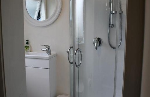 Northland House | Pet-Friendly Stay at Evi the School Bus, Oromahoe Downs