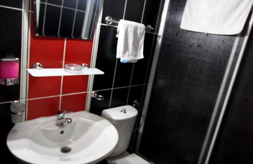 Seyhan Hotel | Cozy Evim Otel: Family-Friendly with Kitchen & Breakfast