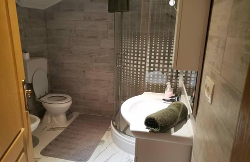 Senj House | Evina Kuća: Family-Friendly Retreat with Hot Tub Access