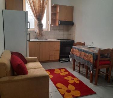 Mires Apartment | Cozy EVIS ROOMS: Family & Pet-Friendly Getaway