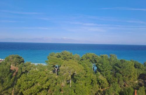 Xylokastron Hotel | Discover Evita Blue: 4-Star Retreat with Pool & Dining