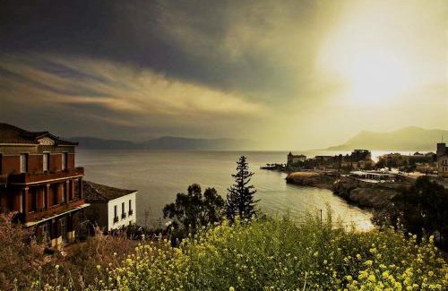Loutra Edipsou Hotel | Pet-Friendly Evita's Studios - Guest Rated 10/10 Stay