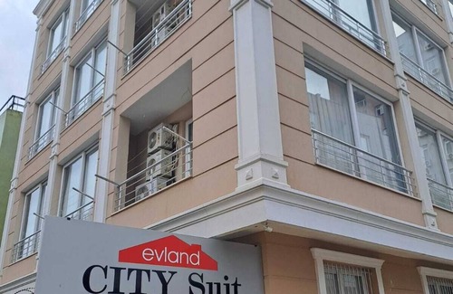 Cukurova Apartment | Inviting EVLAND CITY SUITE: Family-Friendly with Breakfast