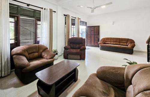 Bope-Poddala Villa | Evolve - Field View