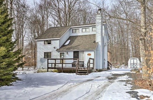 Pocono Lake House | Cozy Evolve Getaway with Arrowhead Lake Access & Amenities