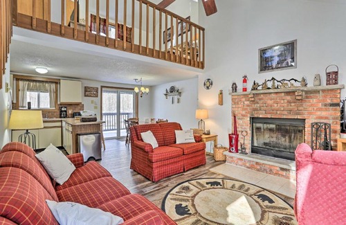 Pocono Lake House | Cozy Evolve Getaway with Arrowhead Lake Access & Amenities
