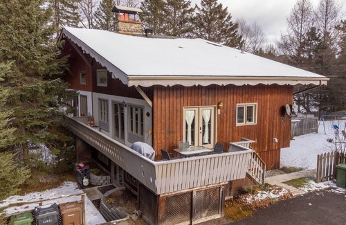 Val David Ski Chalet | Discover Evora: Pet-Friendly Retreat in Val-David, 9.8 Rated