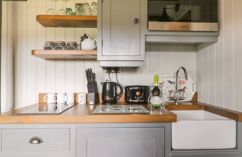 Cottingham Cottage | Pet-Friendly Retreat: EWES WELCOME with Cozy Open Fire