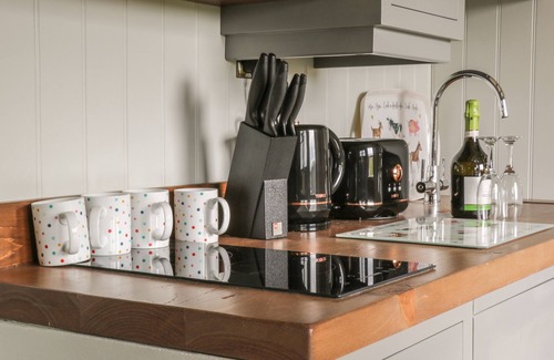 Cottingham Cottage | Pet-Friendly Retreat: EWES WELCOME with Cozy Open Fire