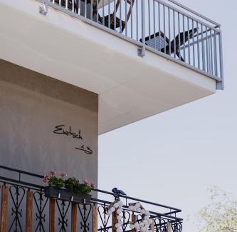 Ehrenhausen an der Weinstraße House | Elevate Your Stay at Ewitsch 13 - Hotel Garni with Pool & More