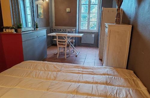 Anglade House | Pet-Friendly Getaway at Ex Domaine Chandelier Hotel