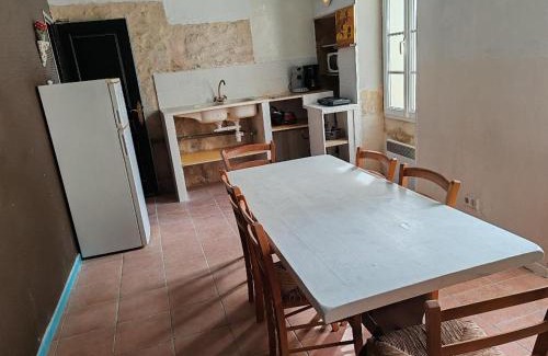 Anglade House | Pet-Friendly Getaway at Ex Domaine Chandelier Hotel