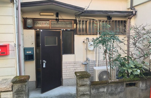 Matsubara House | Quaint Two-Story Matsubara House with Breakfast & Kitchen