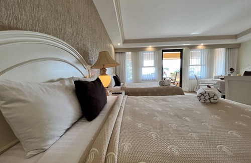 Tequesquitengo Hotel | Explore Excelaris Grand Resort: Pool, Spa & Family Fun