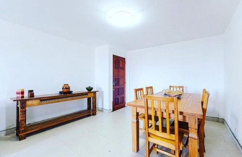 Itauna Apartment | Prime Apartment Steps from Itaúna Beach with Hot Tub Access