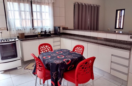 Indaia House | Pet-Friendly Getaway: Excelente Casa em Bertioga Awaits