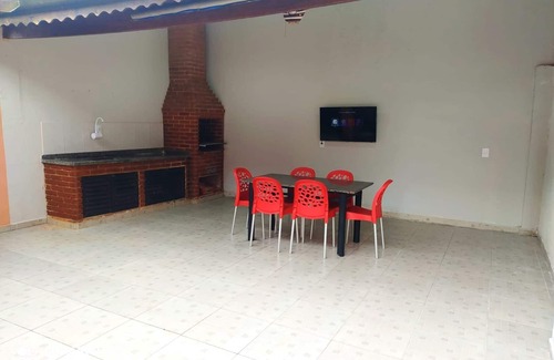 Indaia House | Pet-Friendly Getaway: Excelente Casa em Bertioga Awaits