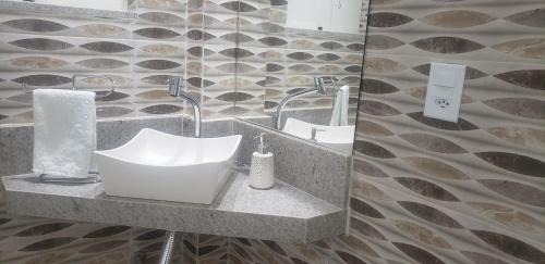 Taio House | Family-Friendly Retreat Near Praia dos Anjos - Top Rated!