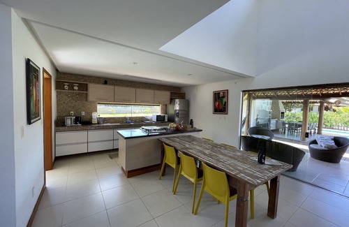 Jenipabu House | Oceanfront Retreat in Guarajuba - Rated 10/10 by Guests