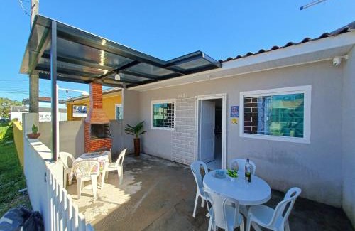 Matinhos House | Ocean View Escape: Cozy Beach House in Matinhos PR
