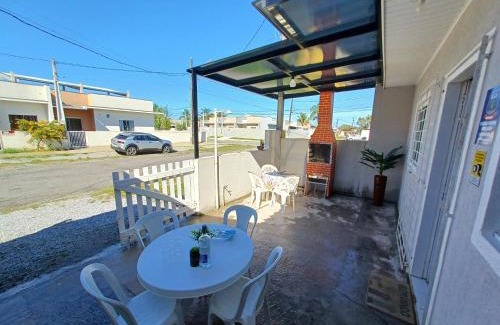 Matinhos House | Ocean View Escape: Cozy Beach House in Matinhos PR