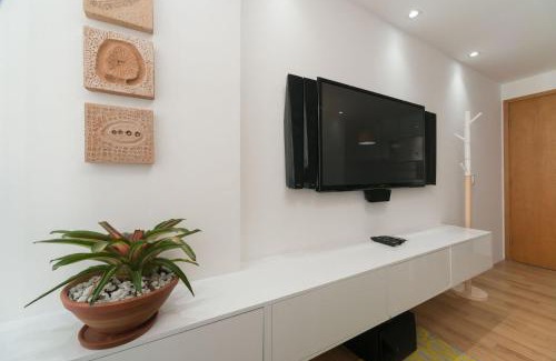 Boa Viagem Apartment | Pet-Friendly Flat in Setúbal with Pool & Top Guest Rating