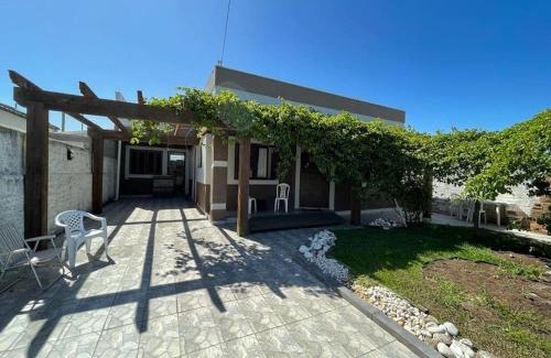 Xangri-La House | Prime Location Steps from the Sea with Ocean Views