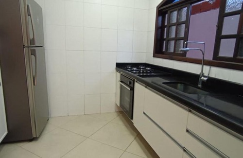 Pereque House | Inviting Sobrado in Guarujá with Ocean Views and Pet-Friendly
